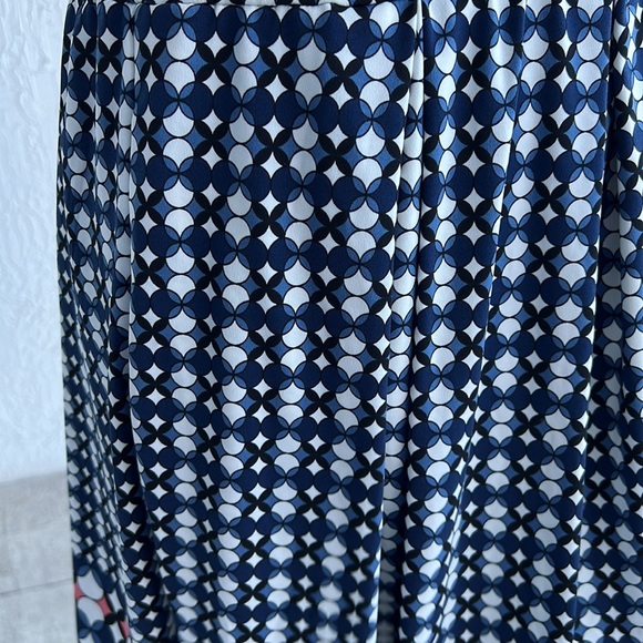 MAX STUDIO Women’s Flared Geometric Pattern Skirt - Picture 3 of 4